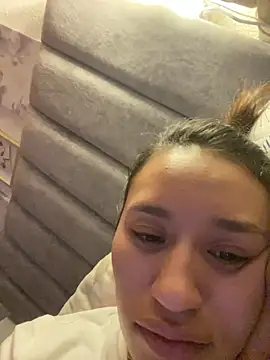 juliana-mancini online show from March 24, 2026, 12:32 am