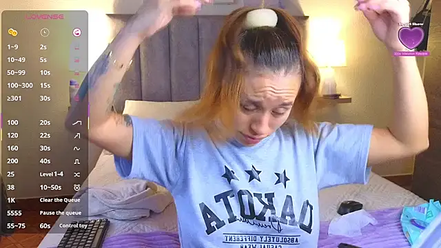 Snapshot of juliana-mancini chatting on December 3, 2025, 5:23 pm juliana-mancini online show from December 3, 2025, 5:23 pm