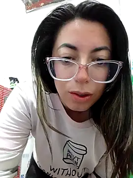 Snapshot of Miranda_sexlove_ chatting on October 23, 2025, 3:32 pm Miranda sexlove online show from October 23, 2025, 3:32 pm