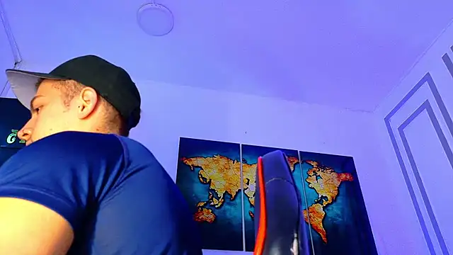 Snapshot of ALANNFERRER chatting on November 4, 2025, 9:57 am ALANNFERRER online show from November 4, 2025, 9:57 am