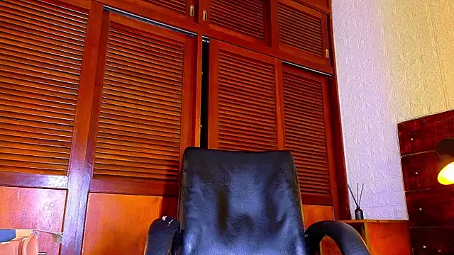 Snapshot of ALANNFERRER chatting on October 27, 2025, 2:18 pm ALANNFERRER online show from October 27, 2025, 2:18 pm