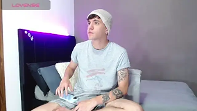 Matteo12  online show from March 11, 2026, 10:48 pm