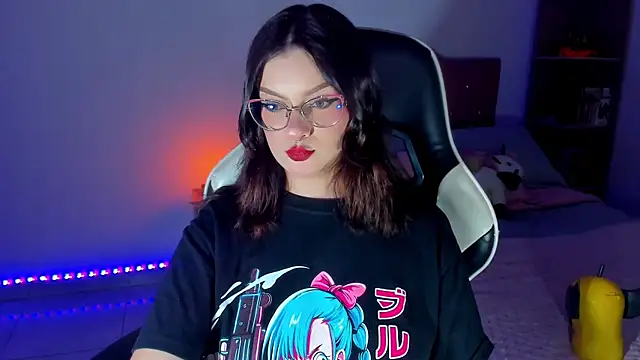 OphelianaRose33 online show from April 16, 2026, 6:52 pm