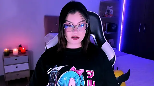 Snapshot of OphelianaRose33 chatting on November 30, 2025, 9:15 pm OphelianaRose33 online show from November 30, 2025, 9:15 pm