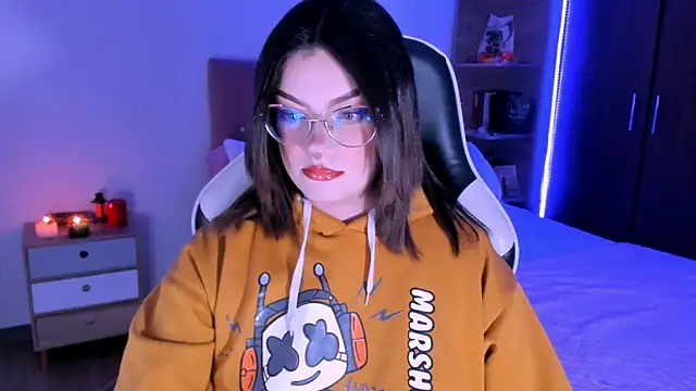 Snapshot of OphelianaRose33 chatting on November 22, 2025, 10:52 pm OphelianaRose33 online show from November 22, 2025, 10:52 pm