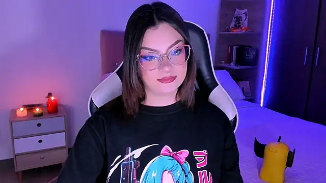 Snapshot of OphelianaRose33 chatting on November 23, 2025, 9:25 pm OphelianaRose33 online show from November 23, 2025, 9:25 pm