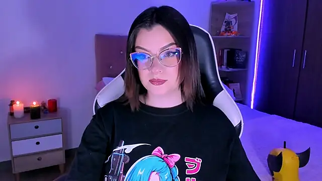 Snapshot of OphelianaRose33 chatting on November 13, 2025, 10:46 pm OphelianaRose33 online show from November 13, 2025, 10:46 pm