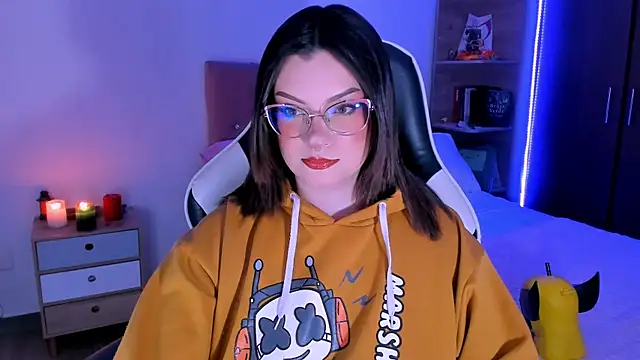 Snapshot of OphelianaRose33 chatting on November 16, 2025, 9:41 pm OphelianaRose33 online show from November 16, 2025, 9:41 pm