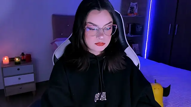 Snapshot of OphelianaRose33 chatting on November 21, 2025, 9:58 pm OphelianaRose33 online show from November 21, 2025, 9:58 pm