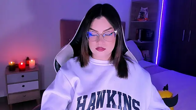 Snapshot of OphelianaRose33 chatting on November 29, 2025, 10:10 pm OphelianaRose33 online show from November 29, 2025, 10:10 pm