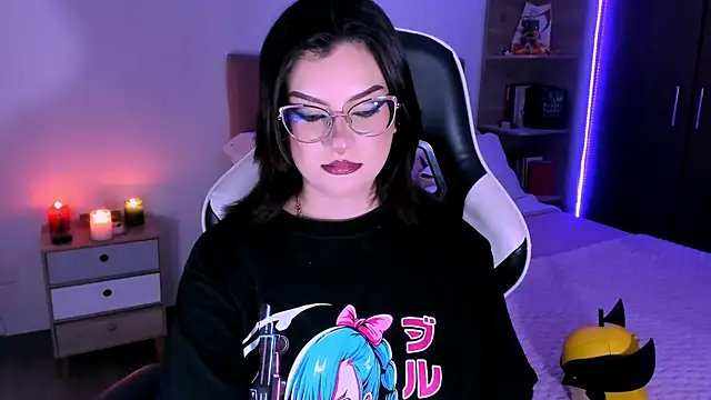 Snapshot of OphelianaRose33 chatting on October 24, 2025, 11:26 pm OphelianaRose33 online show from October 24, 2025, 11:26 pm