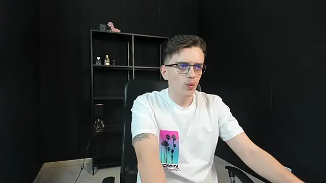 FelixStarkk online show from May 6, 2026, 4:16 am
