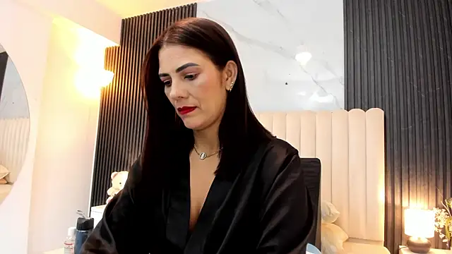 Samantha Claus online show from November 11, 2025, 4:07 am