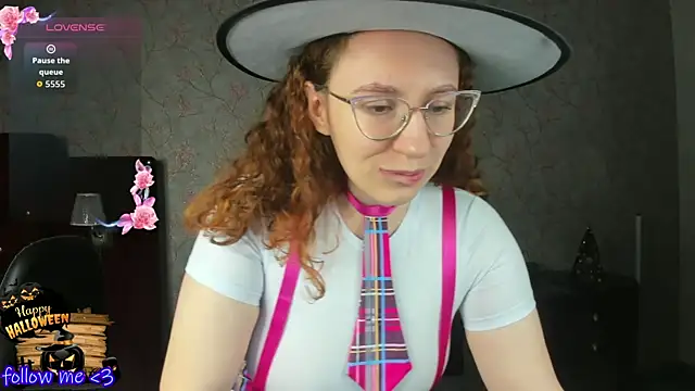 ellie coy  online show from October 27, 2025, 7:42 am