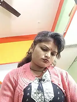 Hot mirchjii online show from December 17, 2025, 3:39 pm