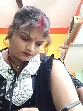 Hot mirchjii online show from November 6, 2025, 9:24 am