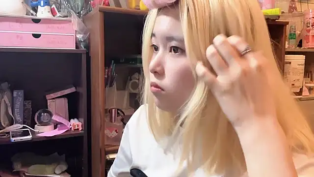 Snapshot of luna51888 chatting on October 22, 2025, 12:37 pm luna51888 online show from October 22, 2025, 12:37 pm