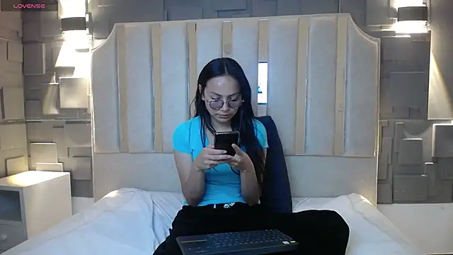 katalina07 1 online show from March 15, 2026, 2:57 pm