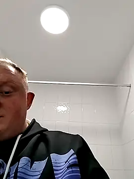 Snapshot of hornymax98 chatting on November 19, 2025, 2:11 am hornymax98 online show from November 19, 2025, 2:11 am