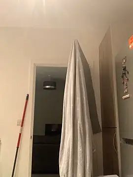 Snapshot of hornymax98 chatting on October 6, 2025, 1:40 am hornymax98 online show from October 6, 2025, 1:40 am