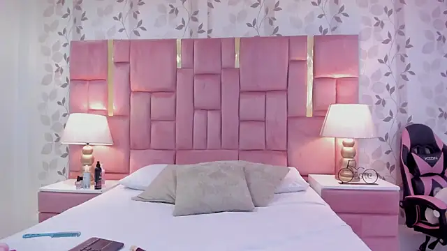 GabyMoreau online show from March 9, 2026, 8:12 pm