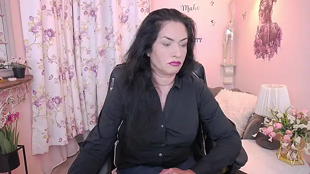 Snapshot of MyLovOne chatting on December 19, 2025, 12:40 pm MyLovOne online show from December 19, 2025, 12:40 pm