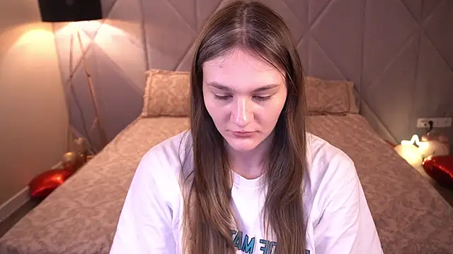 Snapshot of DiamondGoldie chatting on February 28, 2026, 8:19 pm DiamondGoldie online show from February 28, 2026, 8:19 pm