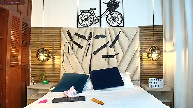 Snapshot of Cinthiabaker chatting on November 8, 2025, 11:36 am Cinthiabaker online show from November 8, 2025, 11:36 am