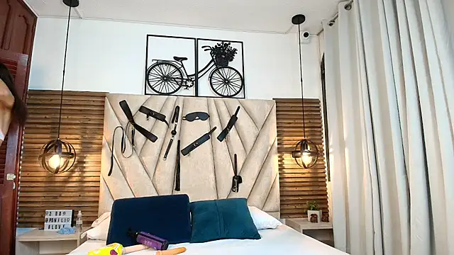 Snapshot of Cinthiabaker chatting on November 25, 2025, 11:43 am Cinthiabaker online show from November 25, 2025, 11:43 am