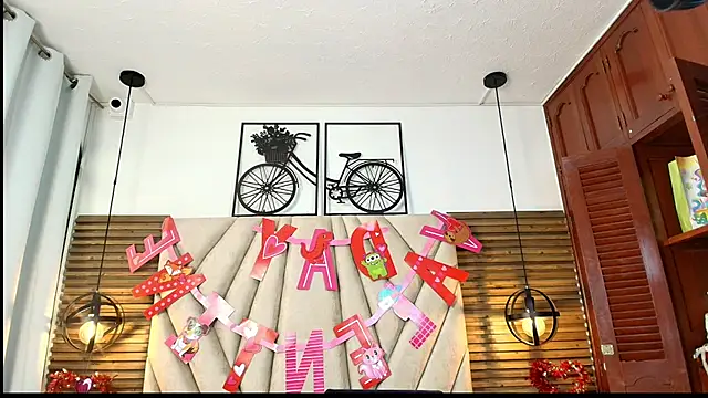 Snapshot of Cinthiabaker chatting on September 23, 2025, 12:12 pm Cinthiabaker online show from September 23, 2025, 12:12 pm