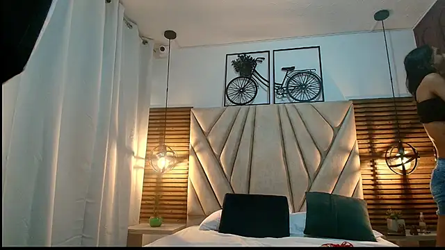 Snapshot of Cinthiabaker chatting on September 12, 2025, 11:21 am Cinthiabaker online show from September 12, 2025, 11:21 am