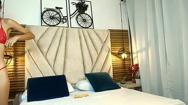 Snapshot of Cinthiabaker chatting on October 13, 2025, 11:23 am Cinthiabaker online show from October 13, 2025, 11:23 am