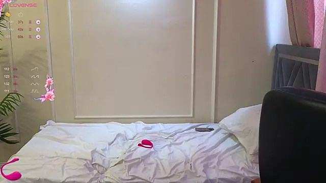 Kuro Ren online show from April 10, 2026, 3:46 am