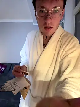 FullTattooBoy online show from December 17, 2025, 4:39 am