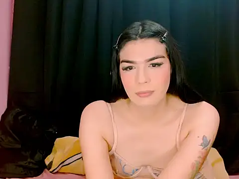 Snapshot of _crystal23_ chatting on October 25, 2025, 4:33 am  crystal23  online show from October 25, 2025, 4:33 am