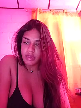 Snapshot of sofi_zzz chatting on November 19, 2025, 4:07 pm sofi zzz online show from November 19, 2025, 4:07 pm