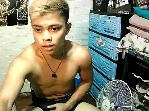 Snapshot of Pinoy_slutcummer69 chatting on November 8, 2025, 7:34 am Pinoy slutcummer69 online show from November 8, 2025, 7:34 am