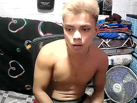 Snapshot of Pinoy_slutcummer69 chatting on June 15, 2026, 9:09 am Pinoy slutcummer69 online show from June 15, 2026, 9:09 am