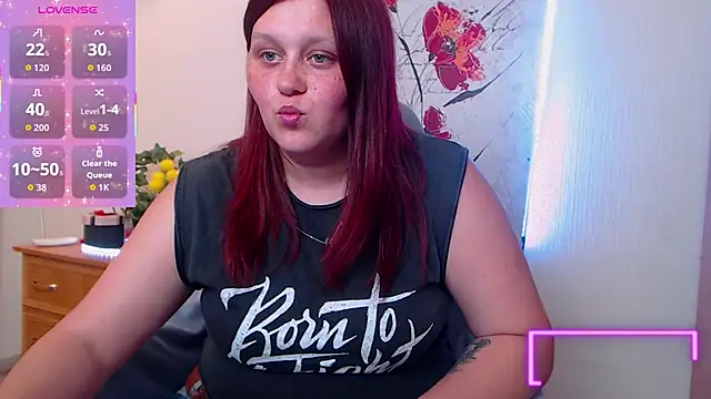 Snapshot of Alisawoods_ chatting on June 17, 2026, 12:15 pm Alisawoods online show from June 17, 2026, 12:15 pm