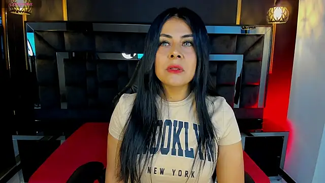 Aniajoness  online show from April 18, 2026, 4:15 am