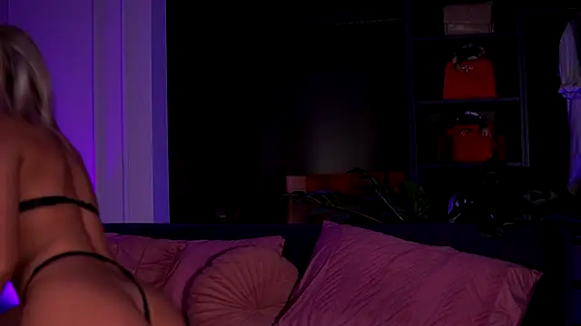 Monique Celeste online show from November 16, 2025, 4:50 am