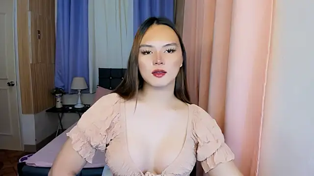 ameliamaureen online show from May 19, 2026, 3:52 pm