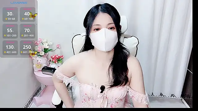 phuongnhi  online show from April 7, 2026, 11:23 am