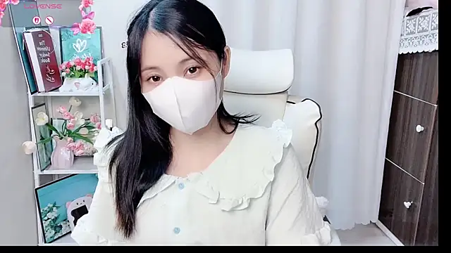 Snapshot of phuongnhi_ chatting on June 26, 2026, 12:33 pm phuongnhi online show from June 26, 2026, 12:33 pm