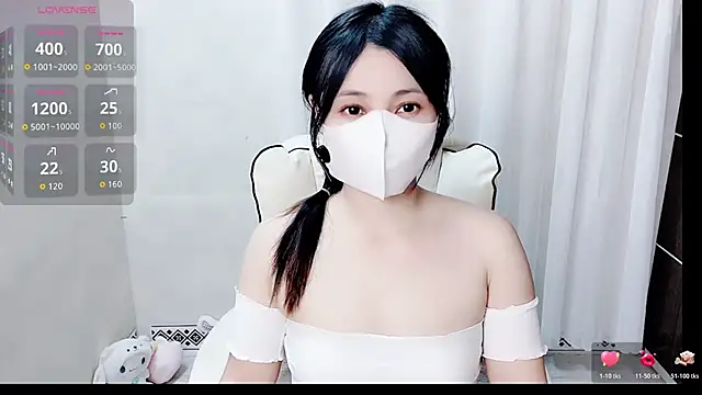 phuongnhi  online show from March 27, 2026, 1:47 am