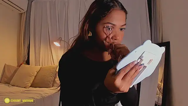 Estefy arroyo1 online show from October 5, 2025, 6:26 am