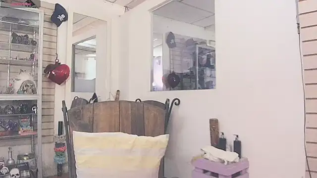 Snapshot of xinamora chatting on November 16, 2025, 6:23 pm xinamora online show from November 16, 2025, 6:23 pm