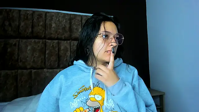 Kitty ravee online show from September 29, 2025, 12:33 pm