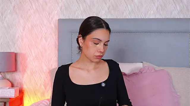 Snapshot of Sofy_Bradd chatting on October 11, 2025, 2:23 am Sofy Bradd online show from October 11, 2025, 2:23 am