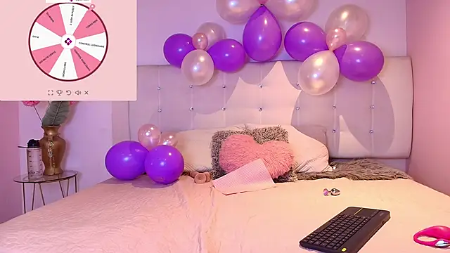 lilyth bloom online show from November 7, 2025, 12:53 pm